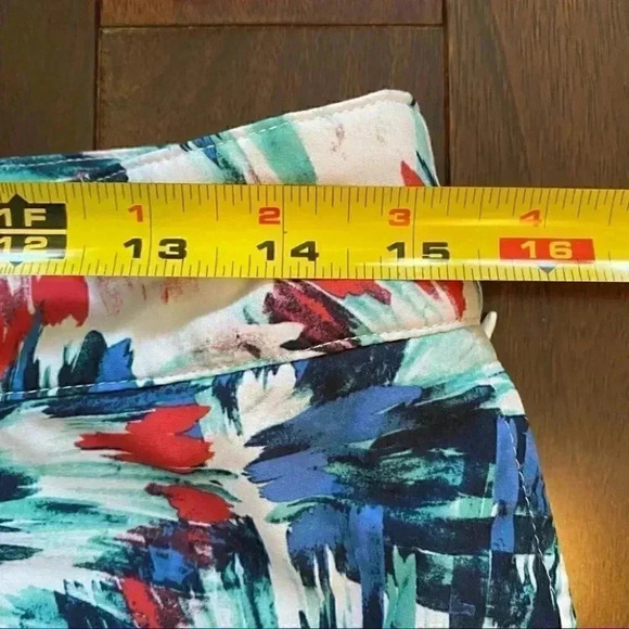 IZOD Golf Skirt Tennis Skort Short Activewear White Blue Red Floral Print Size 2 - Picture 11 of 16